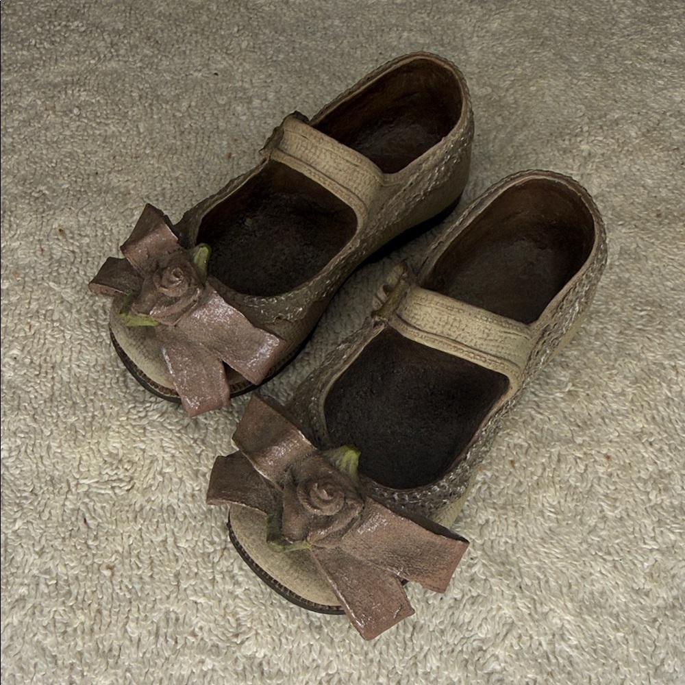 Vintage Clay Baby Shoes Mary Jane Folk Art Infant Keepsake Primitive Decor 4in